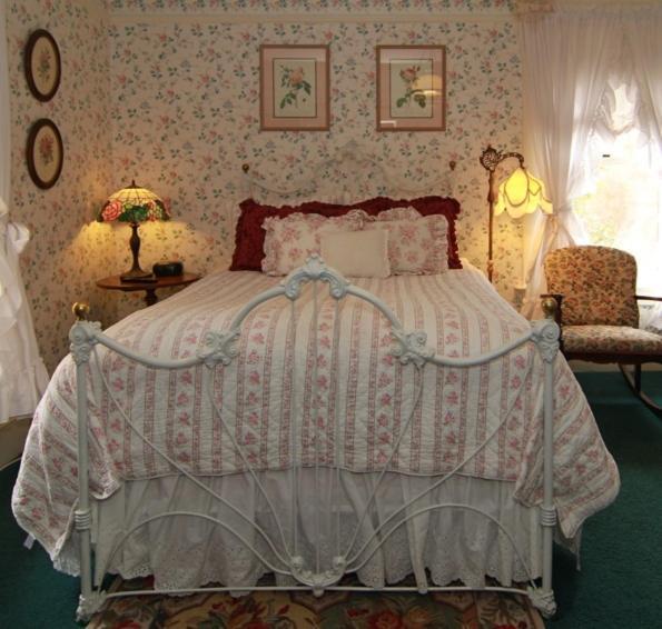 Green Gables Inn Walla Walla Room photo